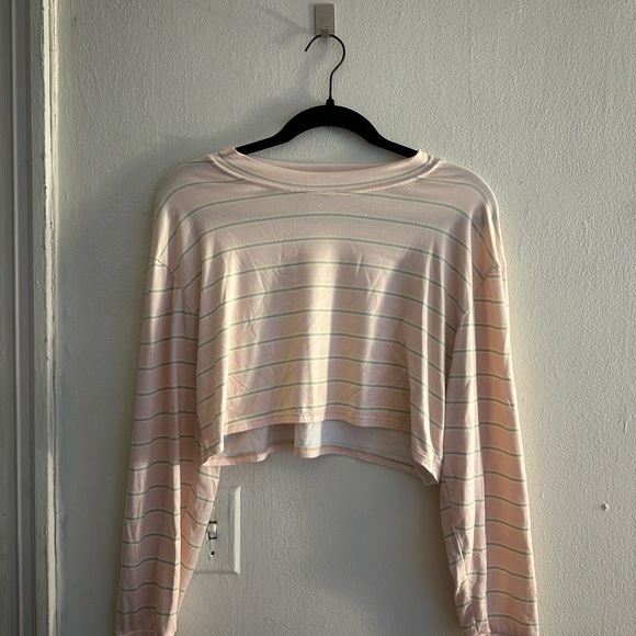 american eagle light pink cropped long sleeve (size S) - Picture 1 of 4
